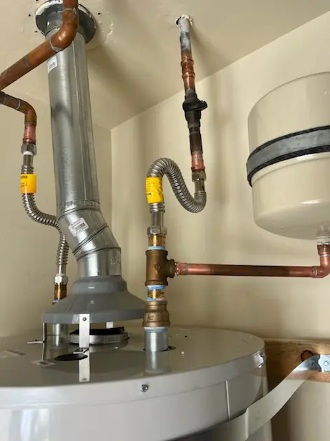 Water heater installation and plumbing repair in Greenshores